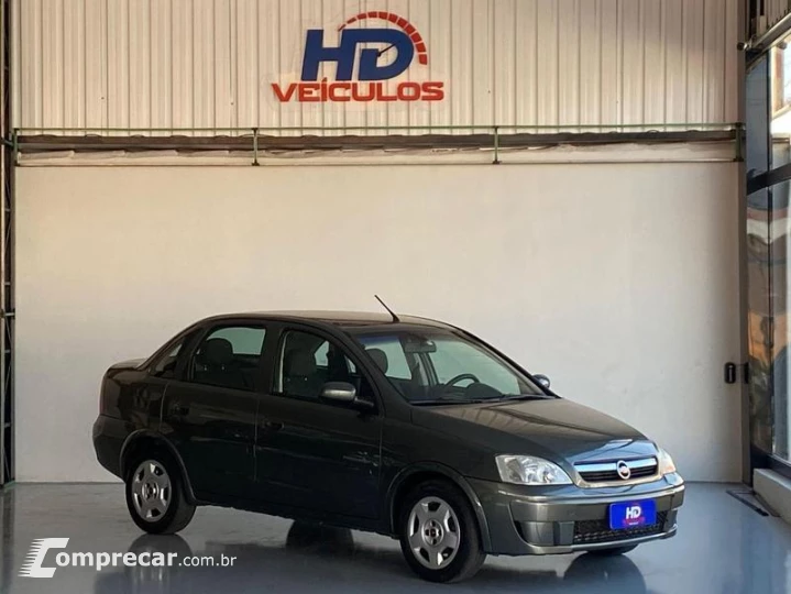 CORSA SEDAN PREMIUM