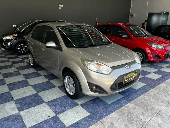 FIESTA 1.6 MPI Class Sedan 8V