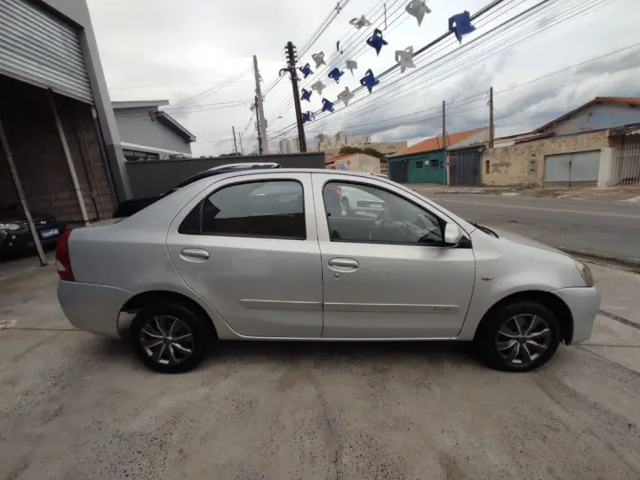 ETIOS X Sedan 1.5 Flex 16V 4p Mec.
