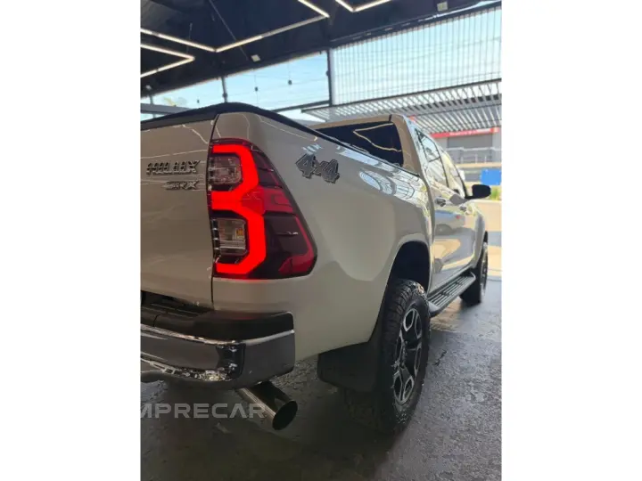 HILUX 2.8 D-4D TURBO DIESEL CD SRX 4X4 AUTOMÁTICO
