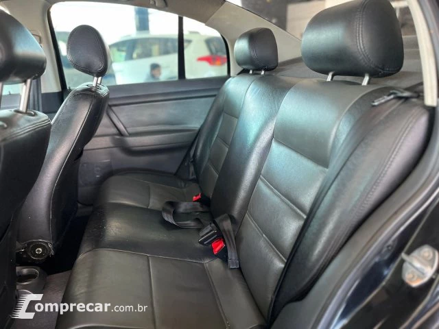 POLO SEDAN - 1.6 MI 8V 4P MANUAL