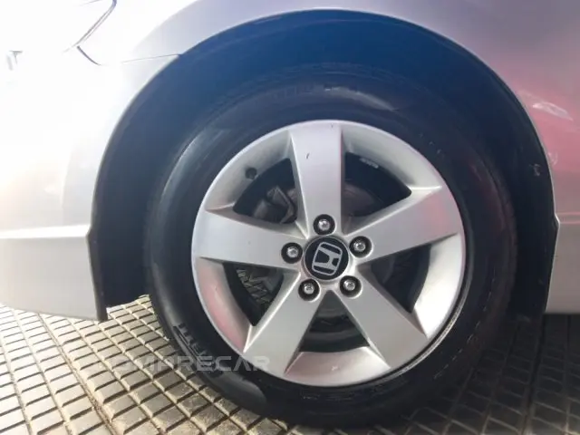 CIVIC - 1.8 LXS 16V 4P AUTOMÁTICO
