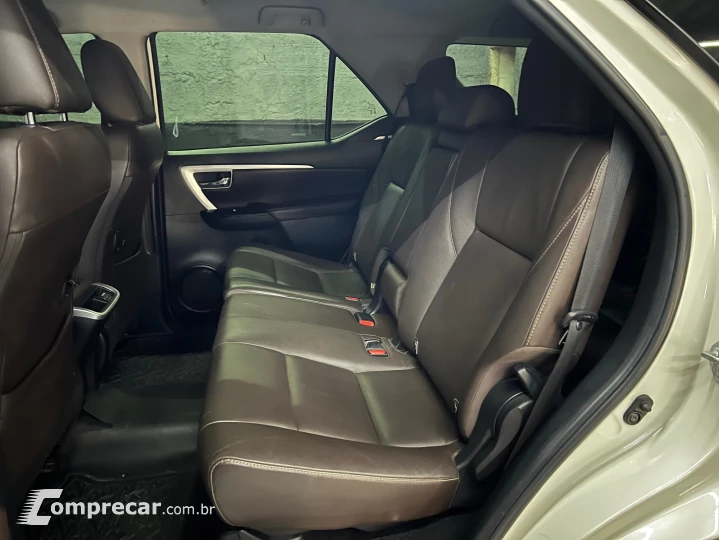 HILUX SW4 2.8 SRX 4X4 16V TURBO INTERCOOLER DIESEL 4P AUTOMÁ