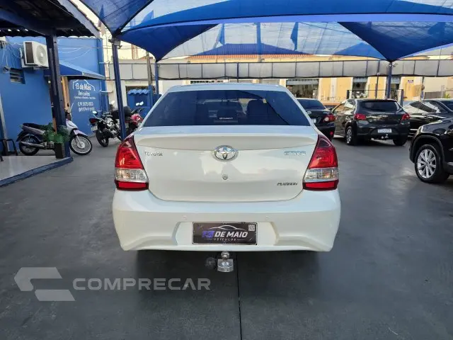 ETIOS SEDAN - 1.5 PLATINUM SEDAN 16V 4P AUTOMÁTICO