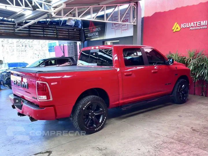 CLASSIC 5.7 V8 GASOLINA LARAMIE NIGHT EDITION CD 4X4 AUTOMÁT