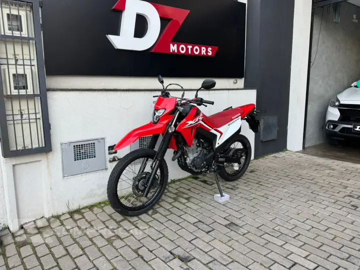 XR TORNADO 300L