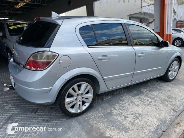 VECTRA HATCH - 2.0 MPFI GT-X HATCH 8V 4P MANUAL
