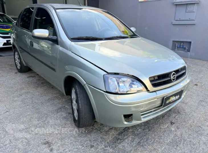 CORSA 1.8 MPFI Sedan 8V