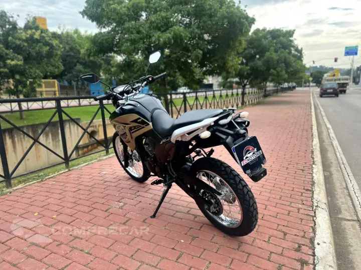 XTZ 250 LANDER