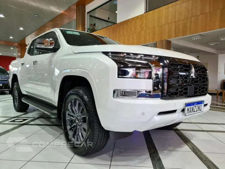 TRITON HPE-S 2.4 CD 4x4 TB DIESEL AUT.