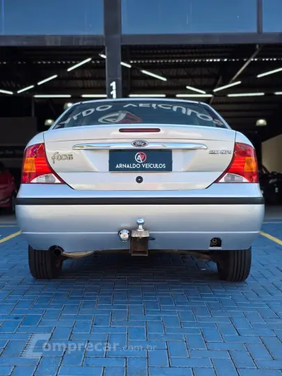 Focus Ghia Sed. 2.0 16V/ 2.0 16V Flex 4p