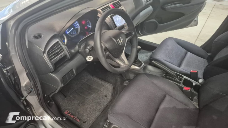 CITY 1.5 DX Sedan 16V