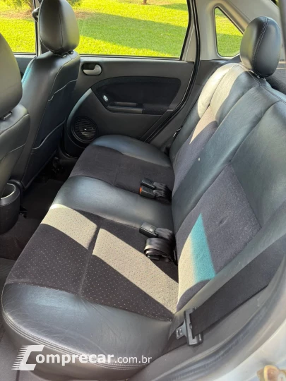 FIESTA 1.6 MPI Sedan 8V