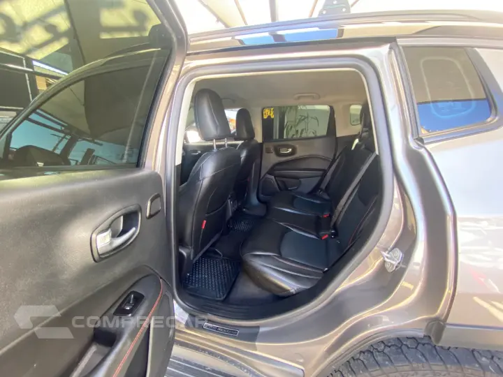 COMPASS 2.0 16V Trailhawk 4X4