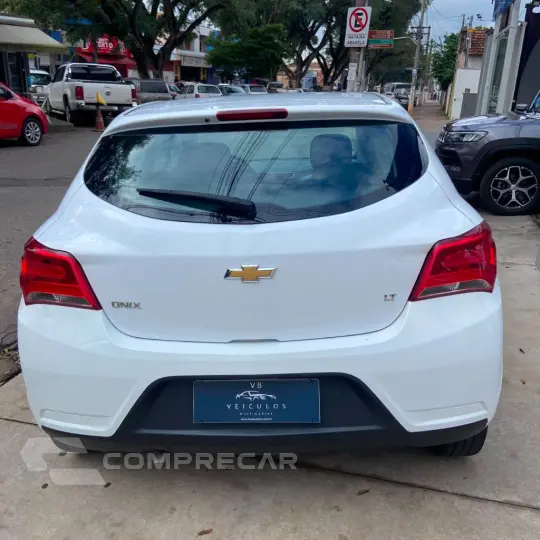 ONIX HATCH LT 1.0 8V FlexPower 5p Mec.
