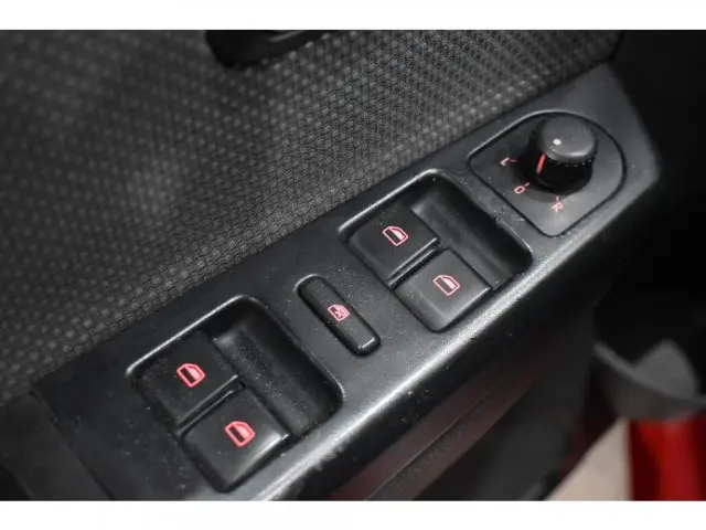 FOX - 1.0 MI 8V 4P MANUAL