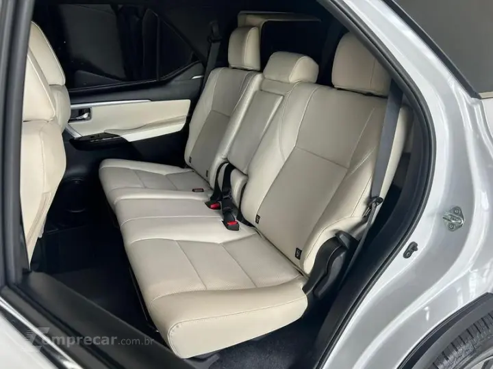 HILUX SW4 DIAMOND 2.8 TB 4X4 DIE. AUT.