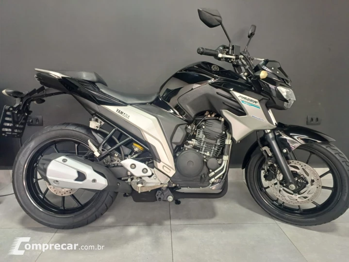 FZ25 250 FAZER