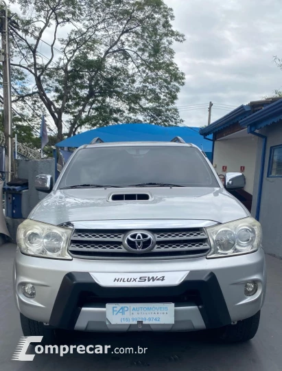 Hilux SW4 3.0 16V 4P SRV 4X4 7 LUGARES TURBO DIESEL AUTOMÁTI