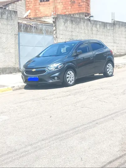 Onix 1.4 LT automático