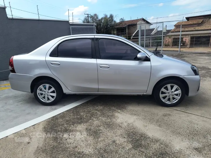 ETIOS 1.5 X Plus Sedan 16V