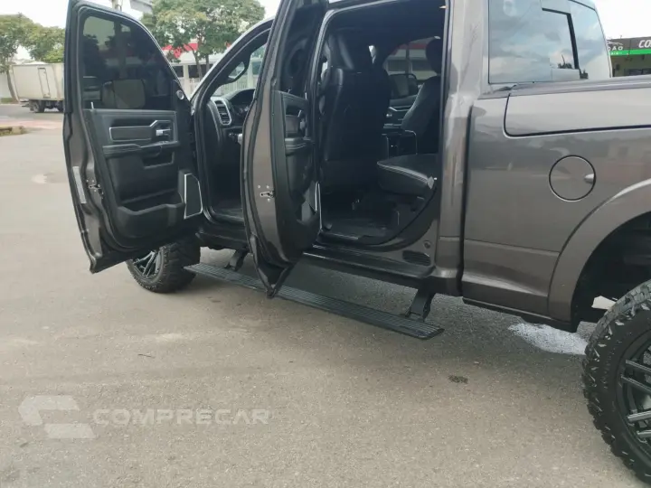 2500 6.7 I6 Turbo Laramie Night Edition CD 4X4