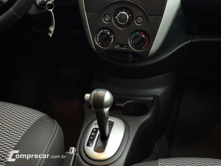 VERSA SV 1.6 16V FlexStart 4p Aut.