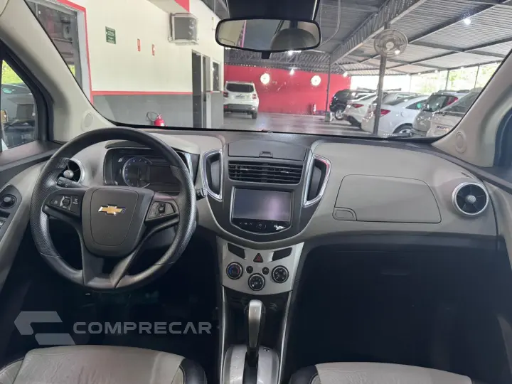 Tracker 1.8 LTZ com teto solar