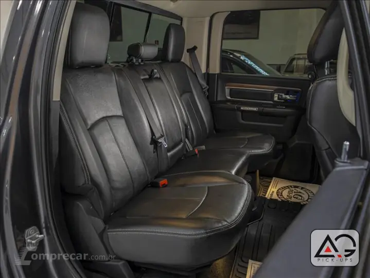 CLASSIC 5.7 V8 Laramie Night Edition CD 4X4