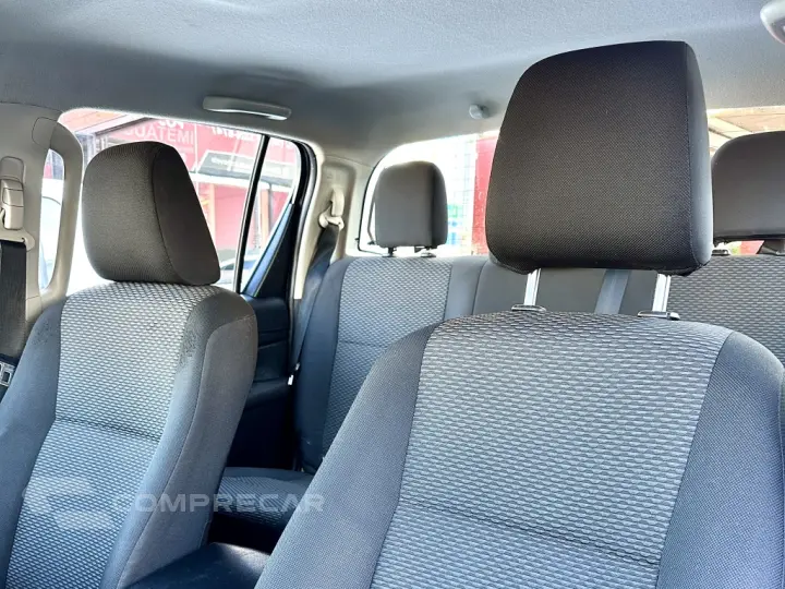 HILUX HILUX CD STD 2.8 16V TURBO DIE 4X4 4P C/AR