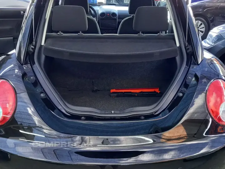 New Beetle 2.0 Mi 8V Gasolina 2P Automático