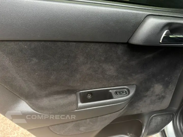 Astra Sed. Advant. 2.0 8V MPFI FlexP. 4p