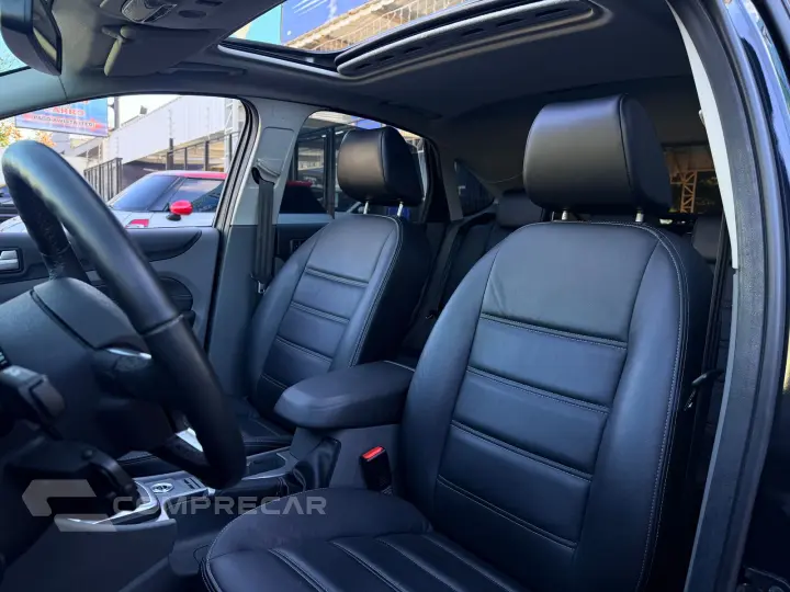 FOCUS 2.0 Titanium Hatch 16V
