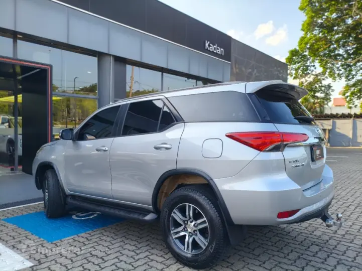 HILUX SW4 2.7 SR 4X2 16V