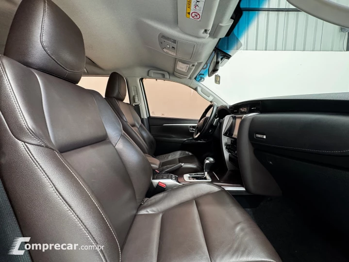 HILUX SW4 2.7 SRV 7 LUGARES 4X2 16V FLEX 4P AUTOMÁTICO