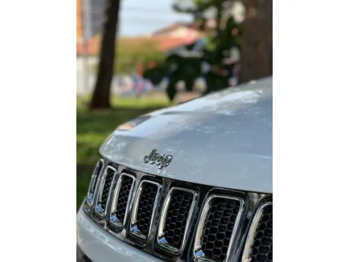 COMPASS 2.0 16V DIESEL LONGITUDE 4X4 AUTOMÁTICO