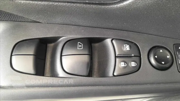 KICKS PLAY 1.6 16V FLEXSTART SENSE XTRONIC