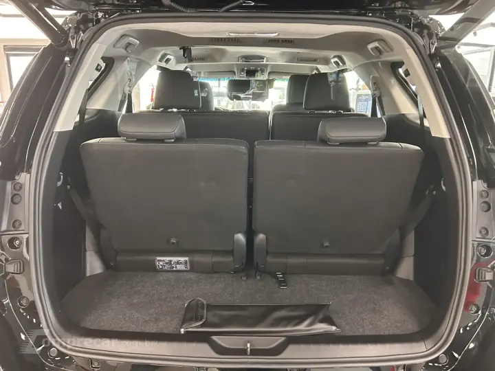 HILUX SW4 2.8 D-4D TURBO SRX PLATINUM 7L 4X4 AUTOMÁTICO