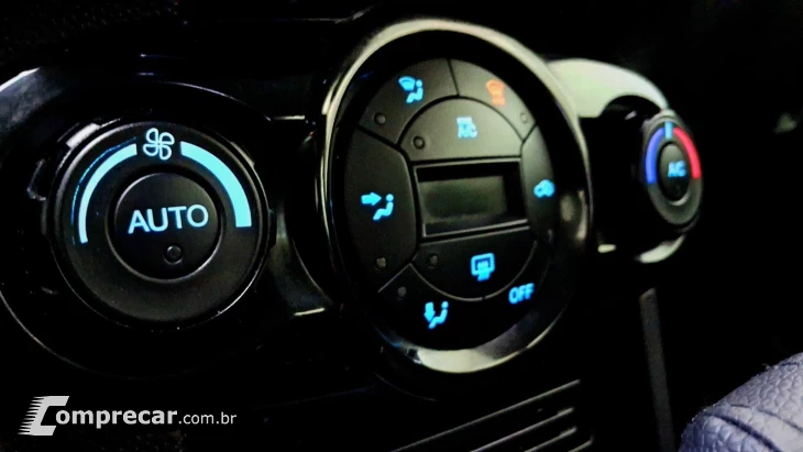 FIESTA 1.6 Titanium Hatch 16V