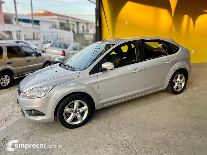 FOCUS 1.6 SE Hatch 16V