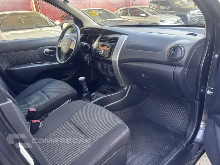 Livina 1.6 16V 4P FLEX