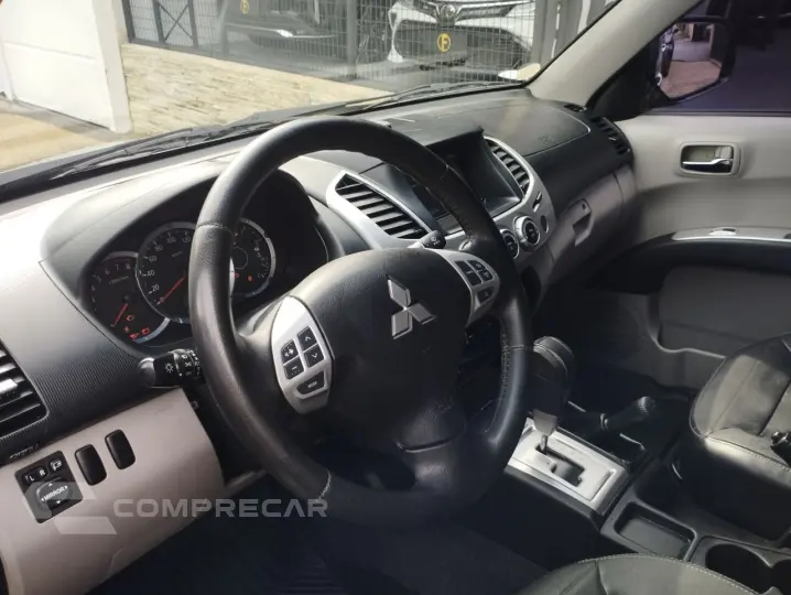 L 200 Triton 3.5 V6 HPE 4X4 FLEX CABINE DUPLA