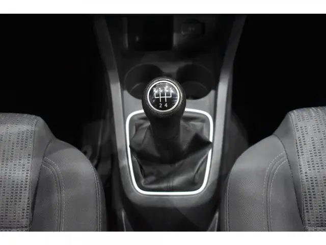 FOX - 1.0 MI 8V 4P MANUAL