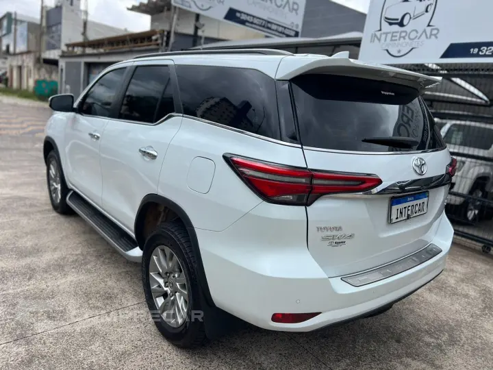 HILUX SW4 2.8 D-4d Turbo SRX 7L 4X4