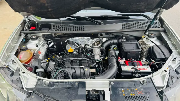 LOGAN 1.0 12V SCE Authentique