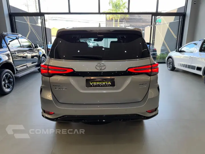 Hilux SW4 SRX platinum