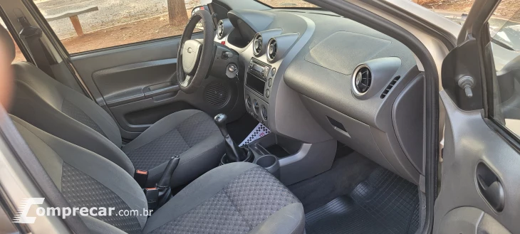 FIESTA 1.6 MPI Class Hatch 8V