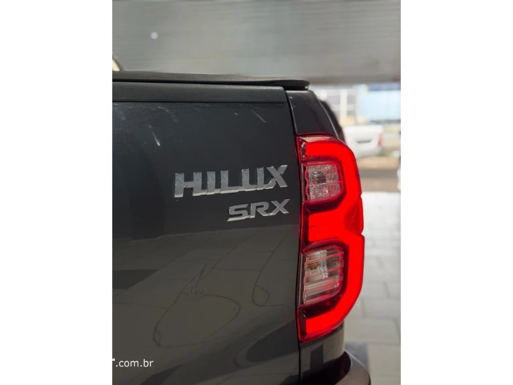 HILUX 2.8 D-4D TURBO DIESEL CD SRX 4X4 AUTOMÁTICO