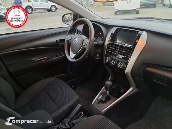 YARIS 1.5 16V FLEX SEDAN XL LIVE MULTIDRIVE