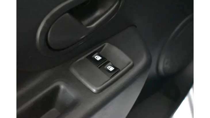 LOGAN - 1.0 12V SCE AUTHENTIQUE MANUAL